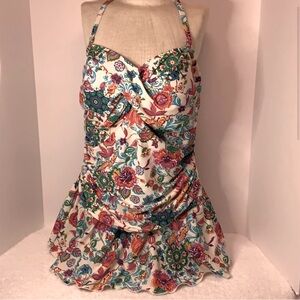 Cute flirty floral one piece swimsuit. Floral design. Size 20. Great condition!